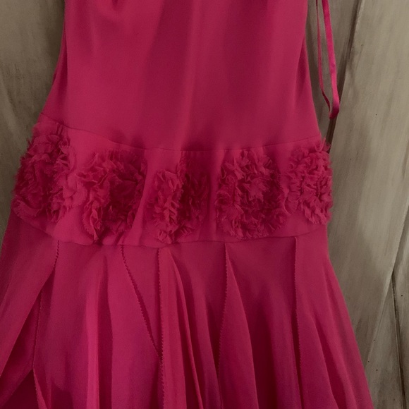 BCBG Fun flirty prom dress with plunging back. - Picture 2 of 2